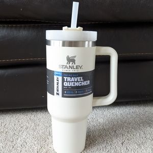 NEW Stanley Cream 40 Ounce Travel Quencher Tumbler with Handle
